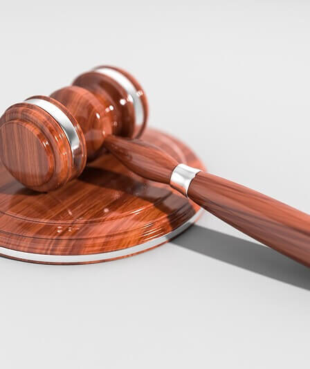 martello-giudice-legge